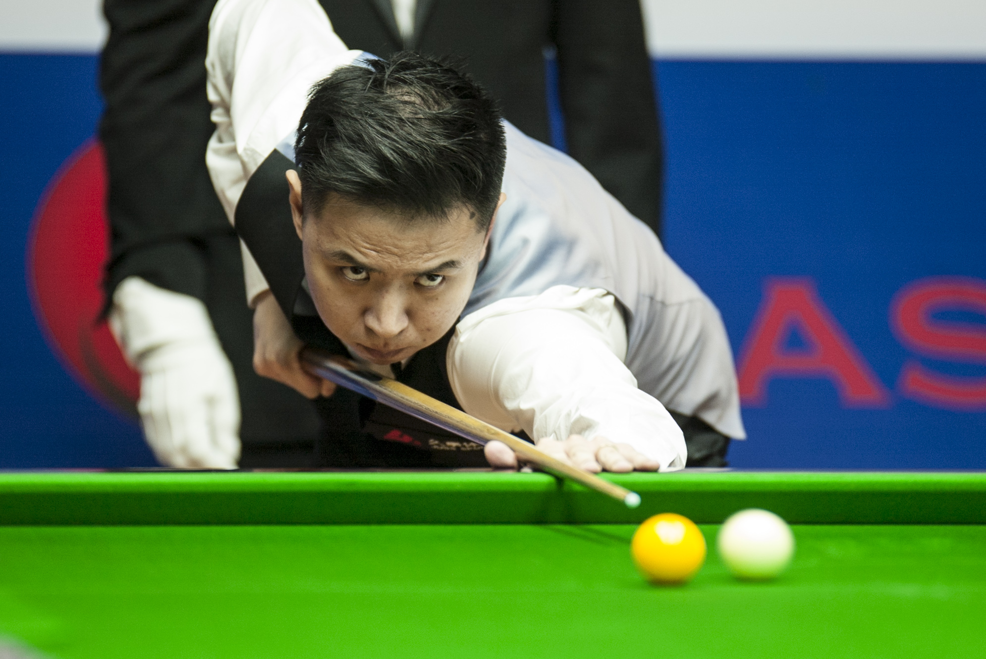 用实际行动 用实际行动